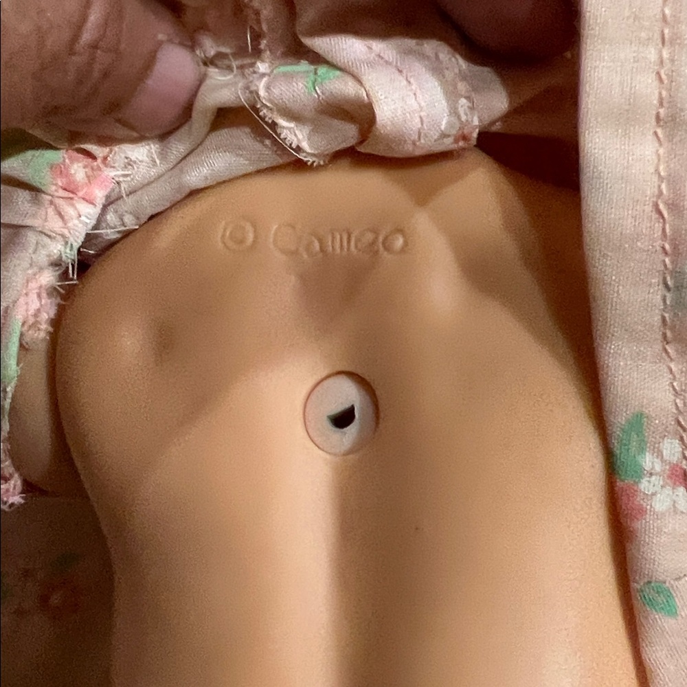 Vintage Cameo Kewpie Doll: 12-inch Vinyl Toy, Posable Arms and legs squeaky toy - Picture 6 of 13